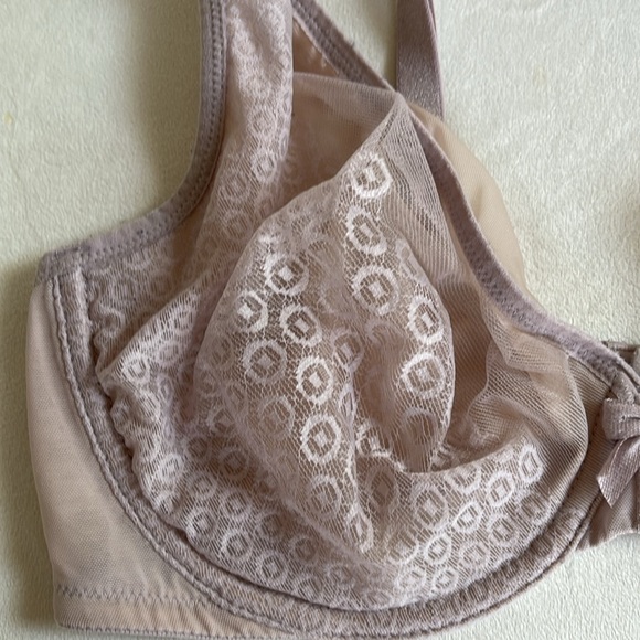 Victoria Secret unlined, underwire, lightly sheer bra, 34D - Picture 3 of 7